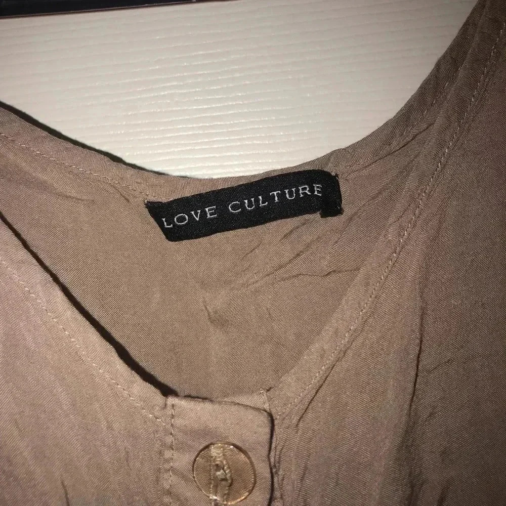 🧾 Button Down☑️ - Picture 3 of 7